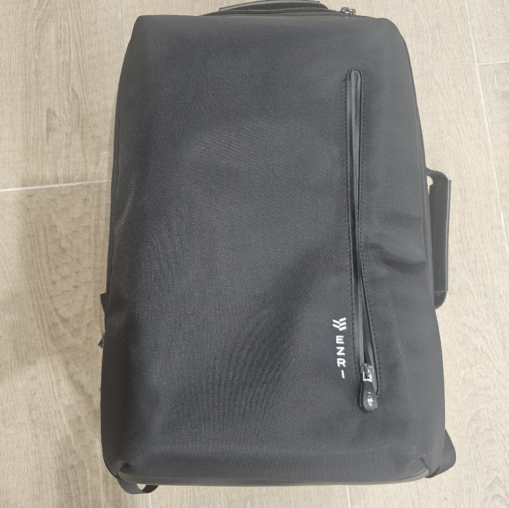 EZRI Elite laptop backpack in black